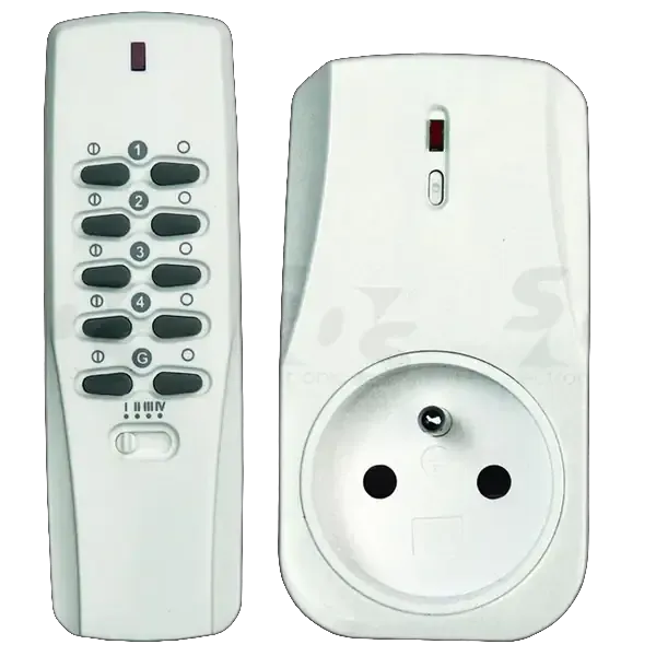 Zásuvka RC plug